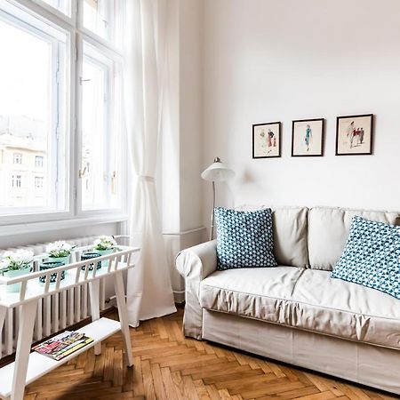 Golden Esthetic With Red Sofa Apartment Budapeszt Zewnętrze zdjęcie