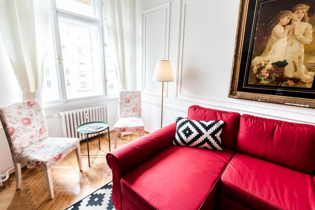 Golden Esthetic With Red Sofa Apartment Budapeszt Zewnętrze zdjęcie
