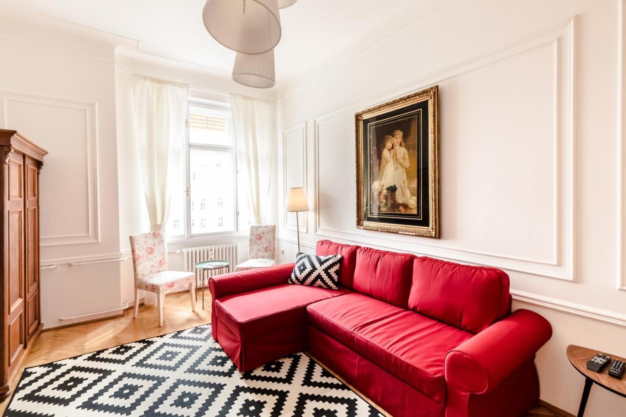 Golden Esthetic With Red Sofa Apartment Budapeszt Zewnętrze zdjęcie